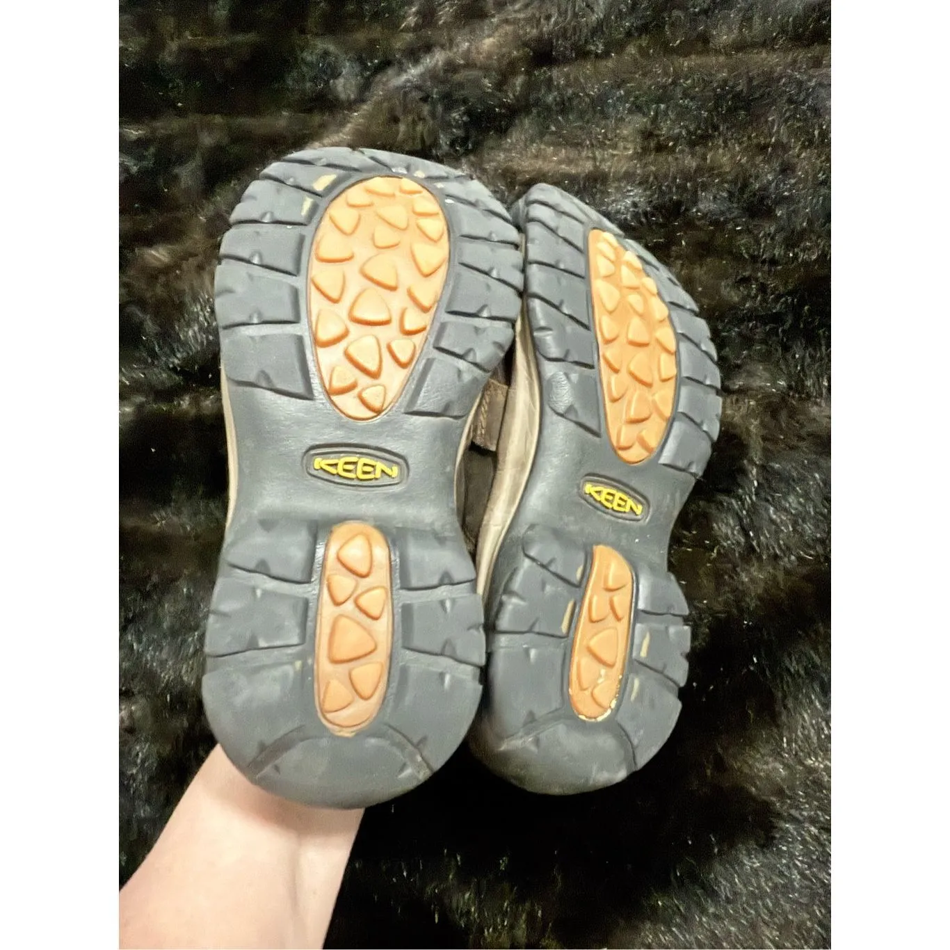 Keen women’s brown leather sneaker shoes size 8 slip on loafers rugged hiking - Image 6