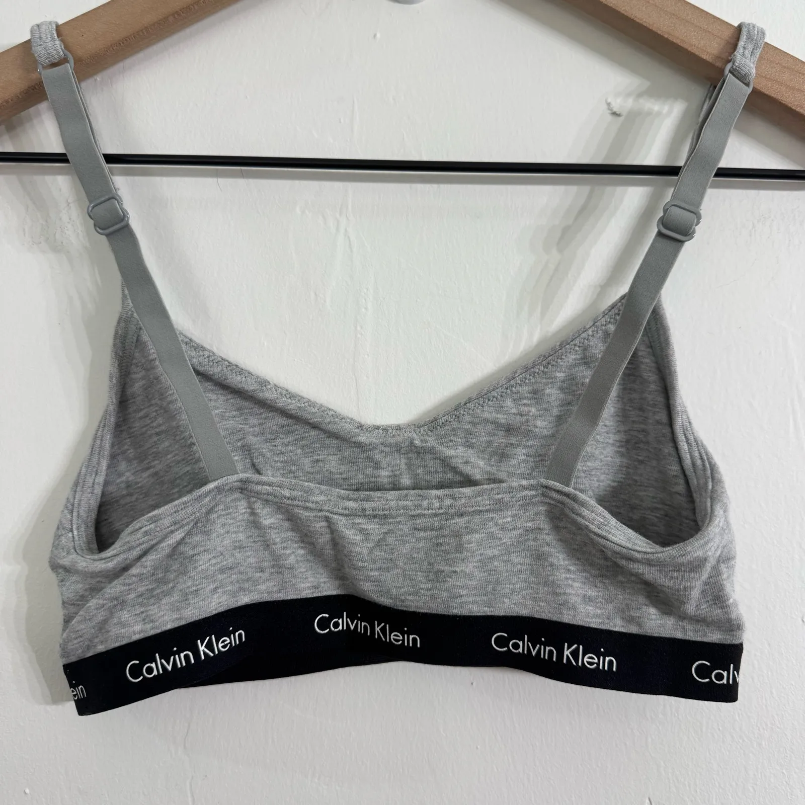 Calvin Klein Gray Triangle Keyhole Cutout Bralette Brami Size Small - Image 2