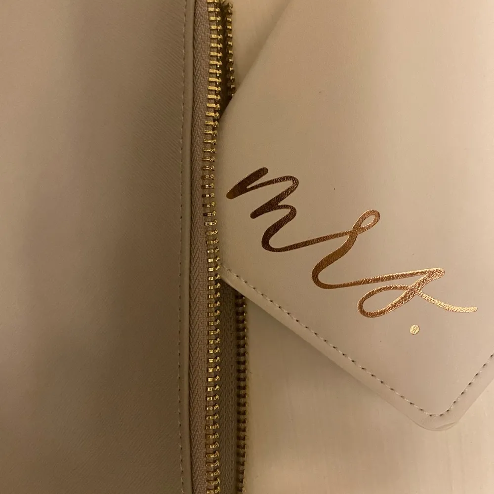 Bridal Honeymoon Passport Holder Clutch Set Mrs - Image 4