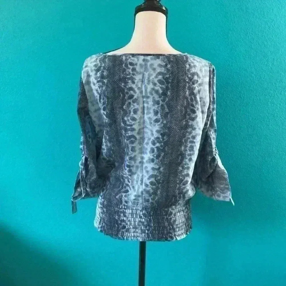 Michael Michael kors blue snakeskin blouse in size small - Image 3