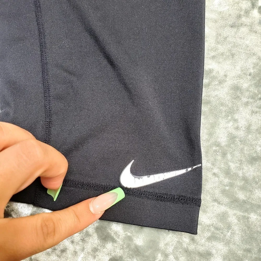 Nike Pro Capri Black Leggings - Image 2