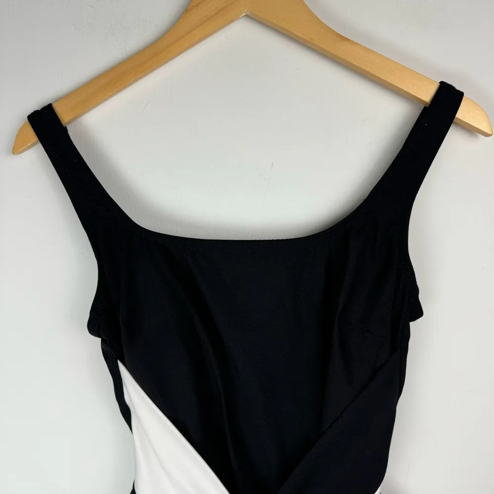 Longitude Black White Twist Swimsuit Sz 12 One Piece Colorblock - Image 3