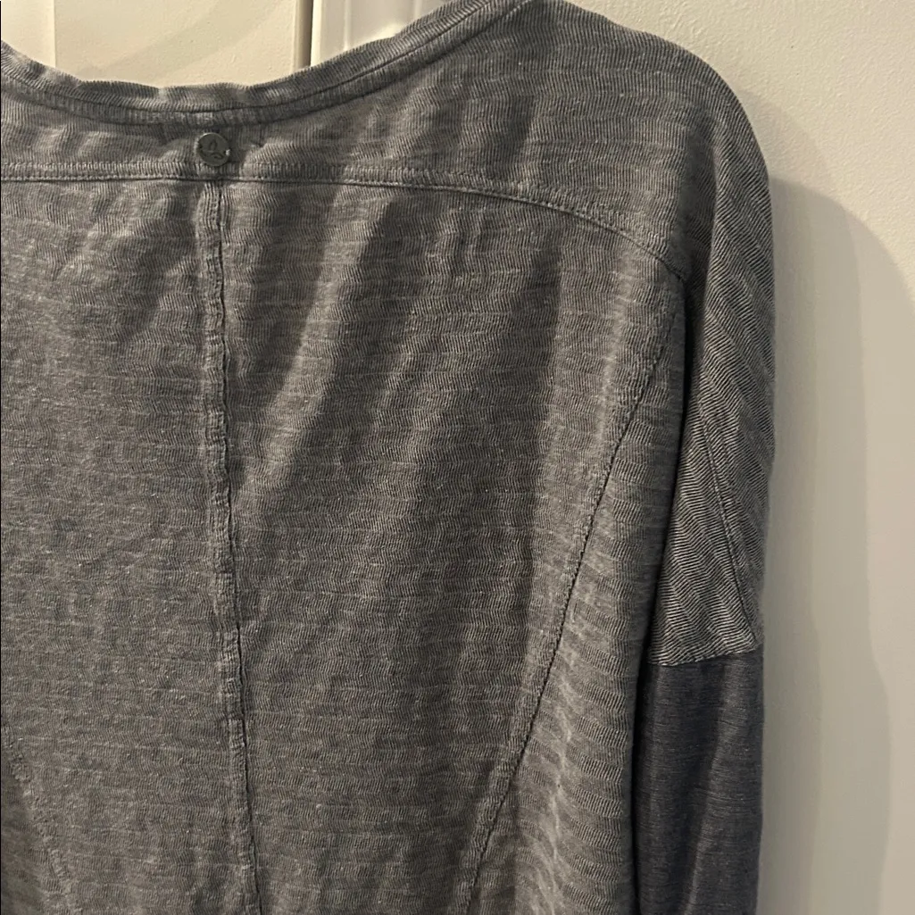 PrAna mixed media boxy grey activewear top Small retro base layer gorpcore retro - Image 8