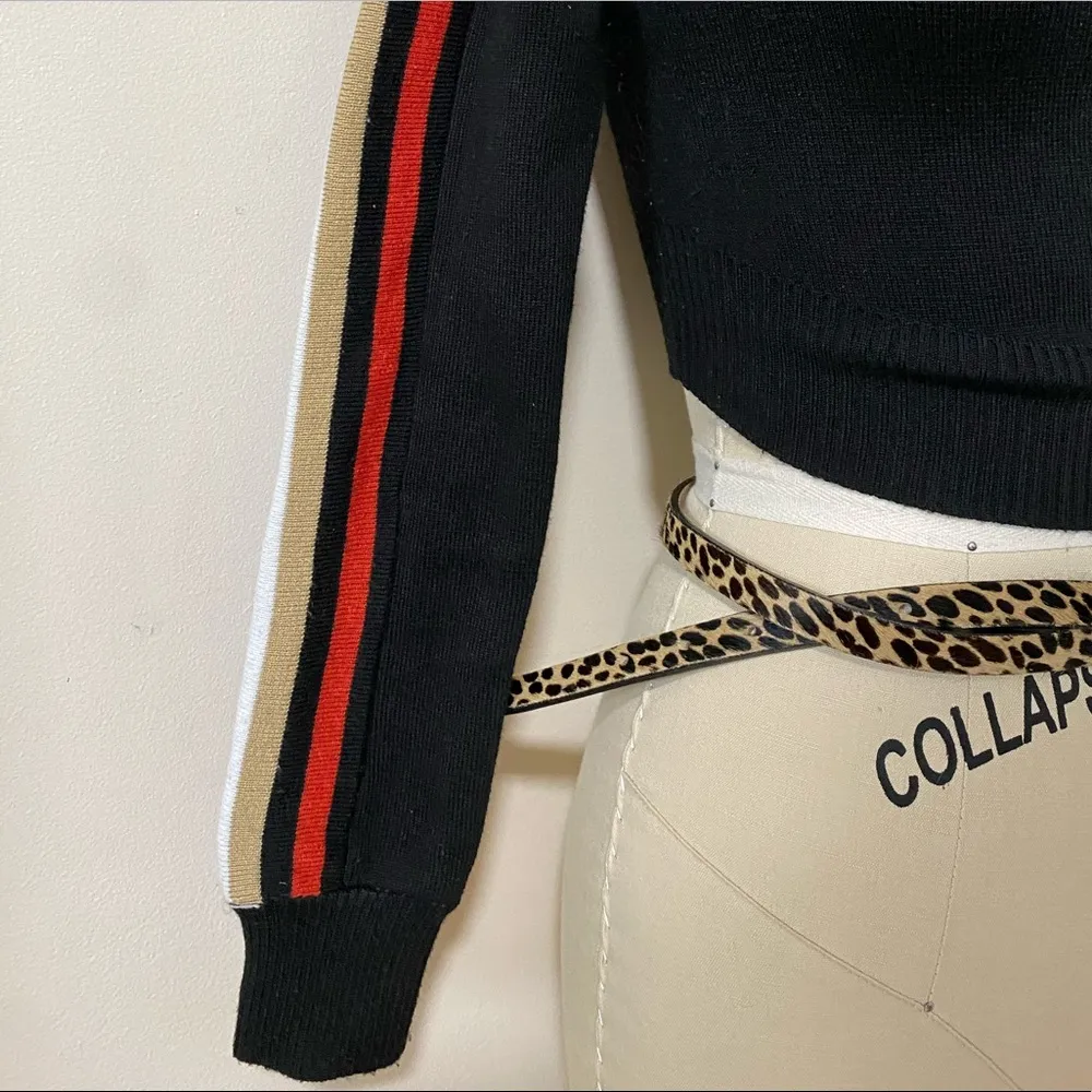 LF Cropped Off the shoulder Sweater - Image 4