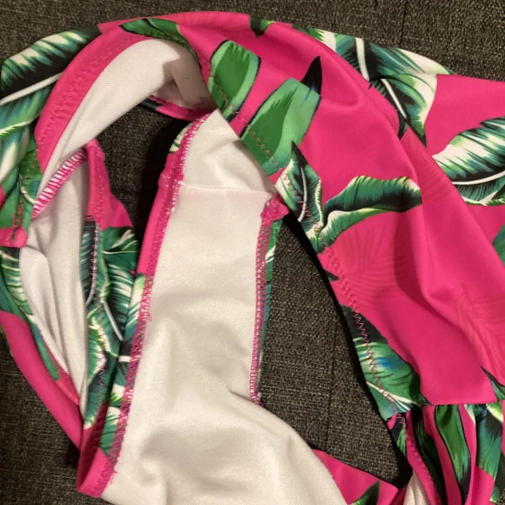 SHEIN Swim Vcay Tropical Print Bikini Set 2 Piece Swimsuit Hot Pink and Green - Image 10