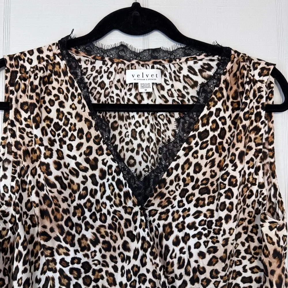 Velvet By Graham Spencer Leopard Animal Print Wrap Sleeveless Top Lace Trim M Brown Size M - Image 2
