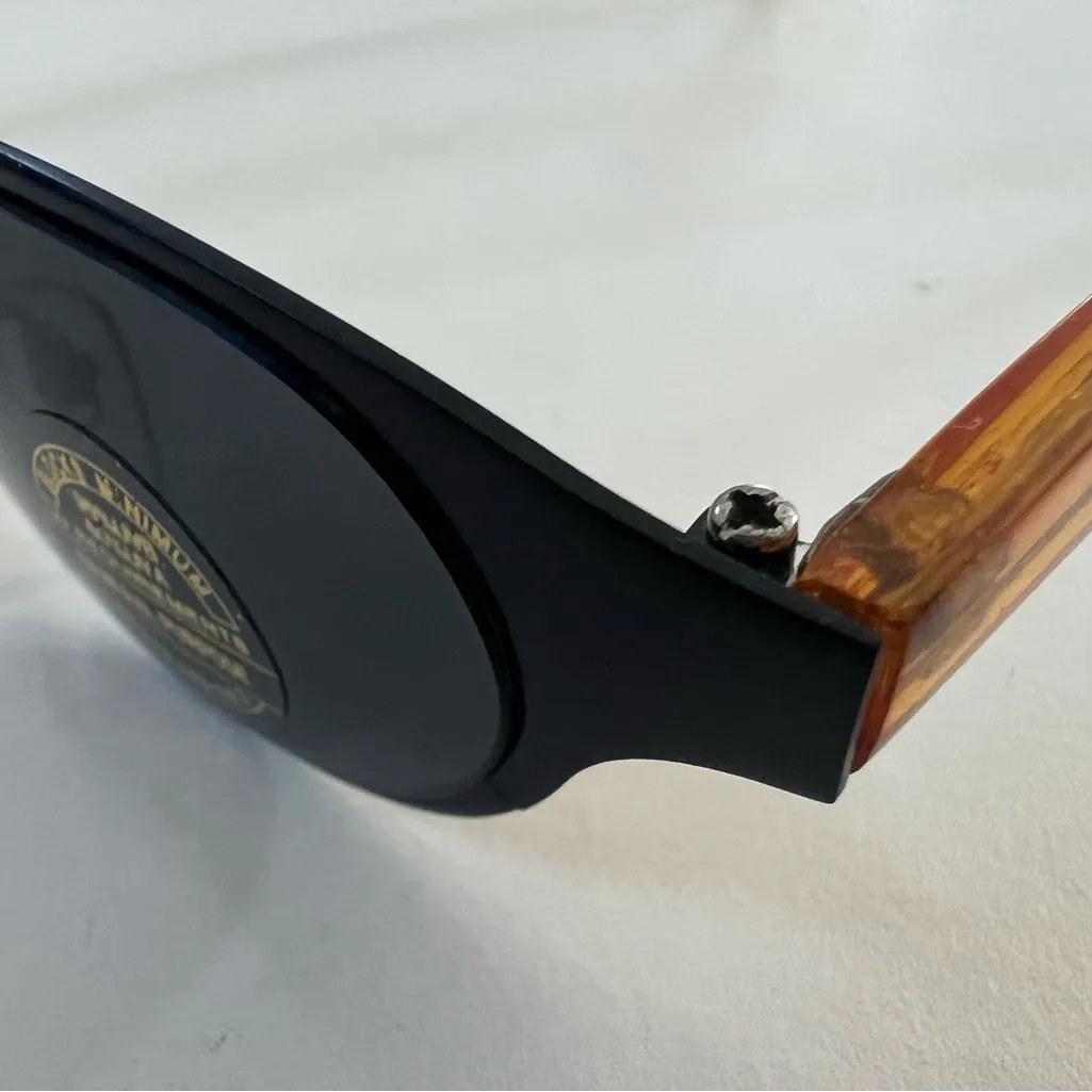 LOT OF 2 BLACK UNISEX SUNGLASSES BLOCKS 95% UVB 60% UVA NEW IN PLASTIC PACK - Image 14