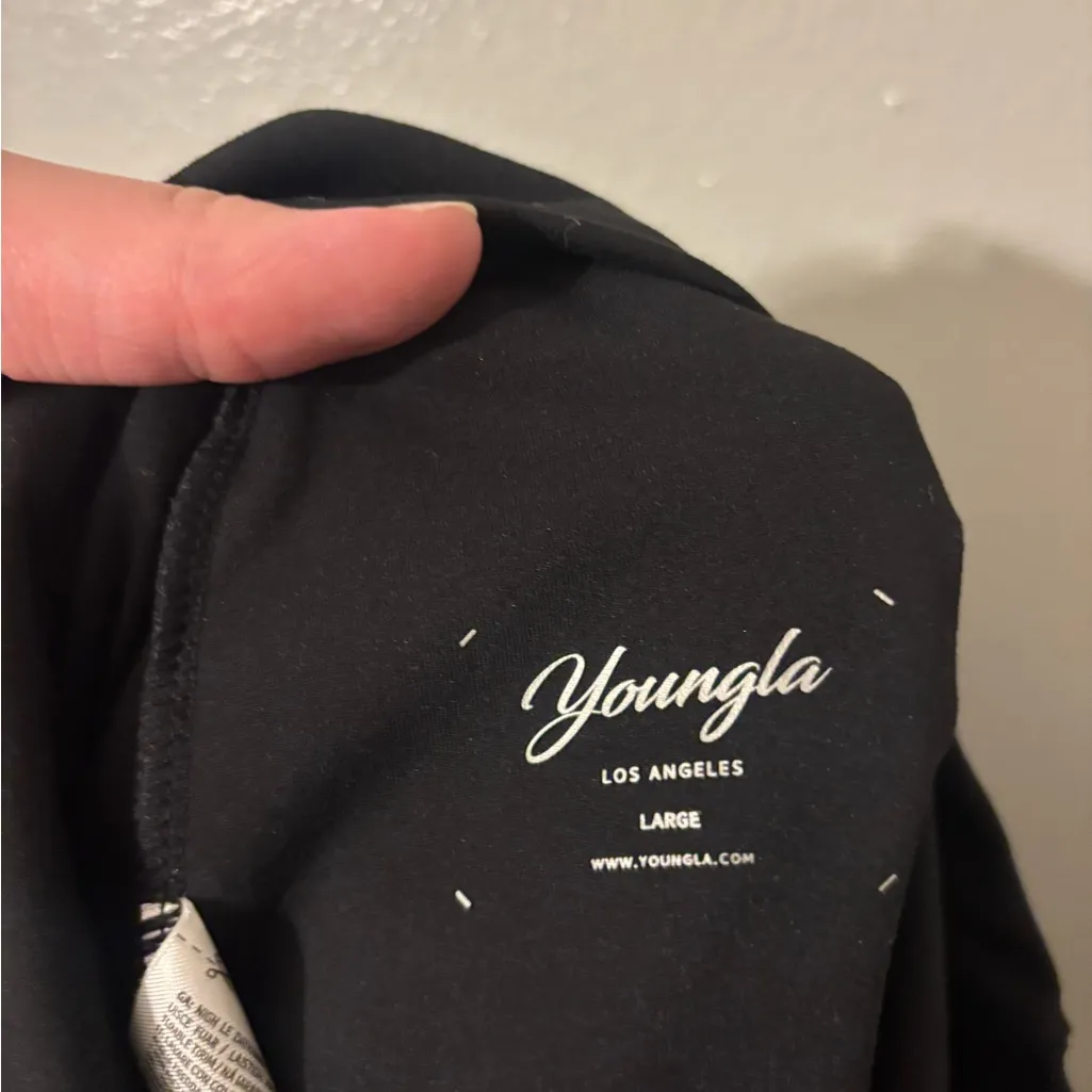 Young LA black shorts women’s large - Image 4