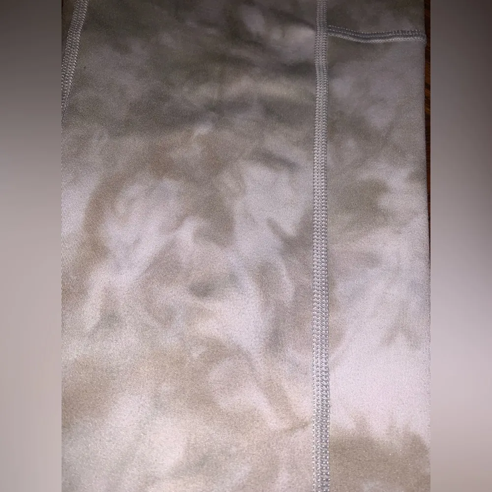 Offline By Aerie The Hugger Sage Green White Tie Dye Yoga Leggings Pockets Small - Image 6