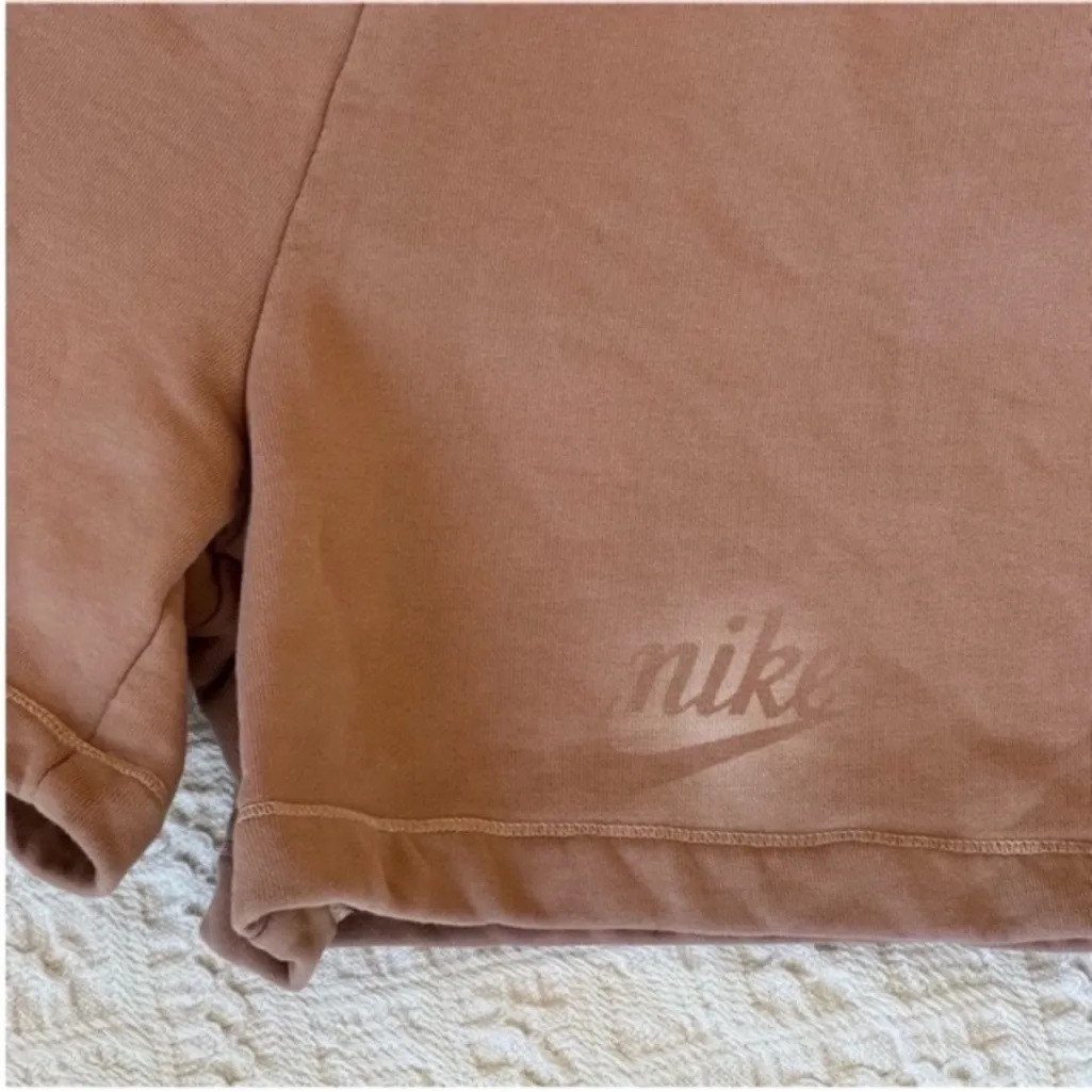 Nike Women's Tan Athletic Shorts - Image 8