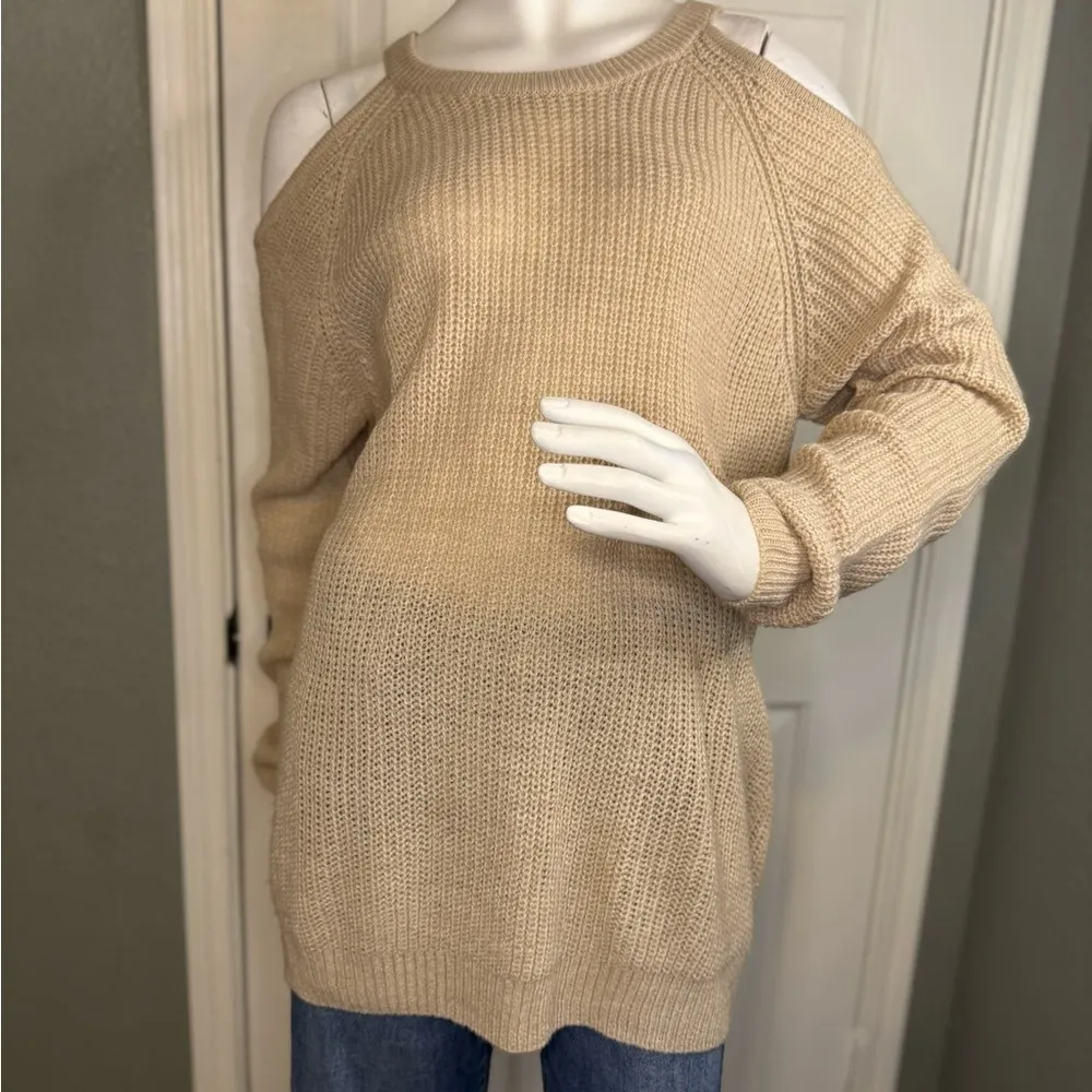 Sanctuary/ Anthropologie Cold Shoulder Sweater Size Medium. - Image 4