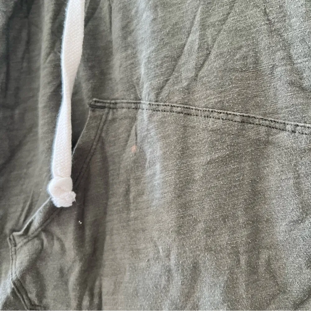 ⭐️American Eagle Outfitters AEO Khaki Green 3/4 Sleeve Hooded V neck pullover XS - Image 3