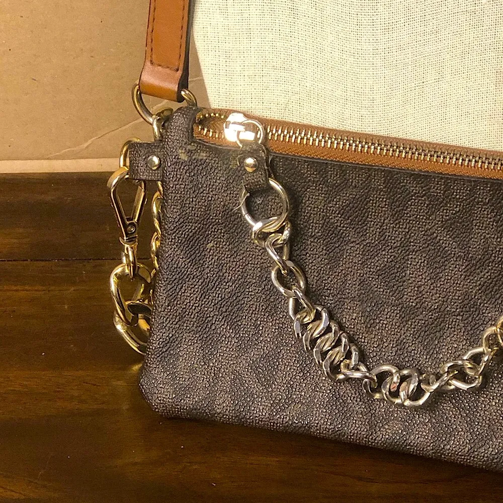 MICHAEL KORS Crossbody Detachable Pouch With Two Tone Metal Hardware Acorn Brown - Image 11