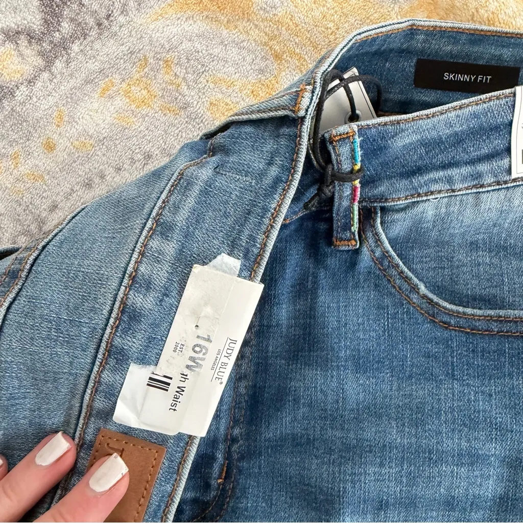Judy Blue Womens Multicolor Pocket Embroidery Skinny Fit Jeans size 16W - Image 4