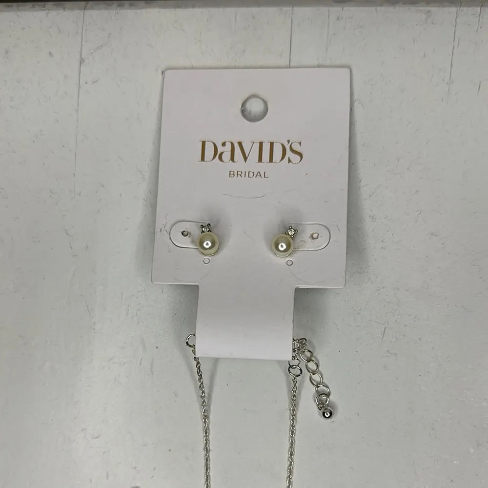 Pearl Necklace and Earrings Set - Image 3