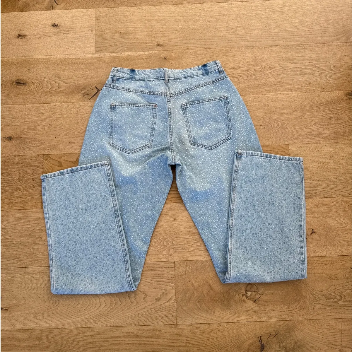 Zara - Rain Droplet High Waist Comfort Fit Mom Jeans in Light Wash Blue - Image 5