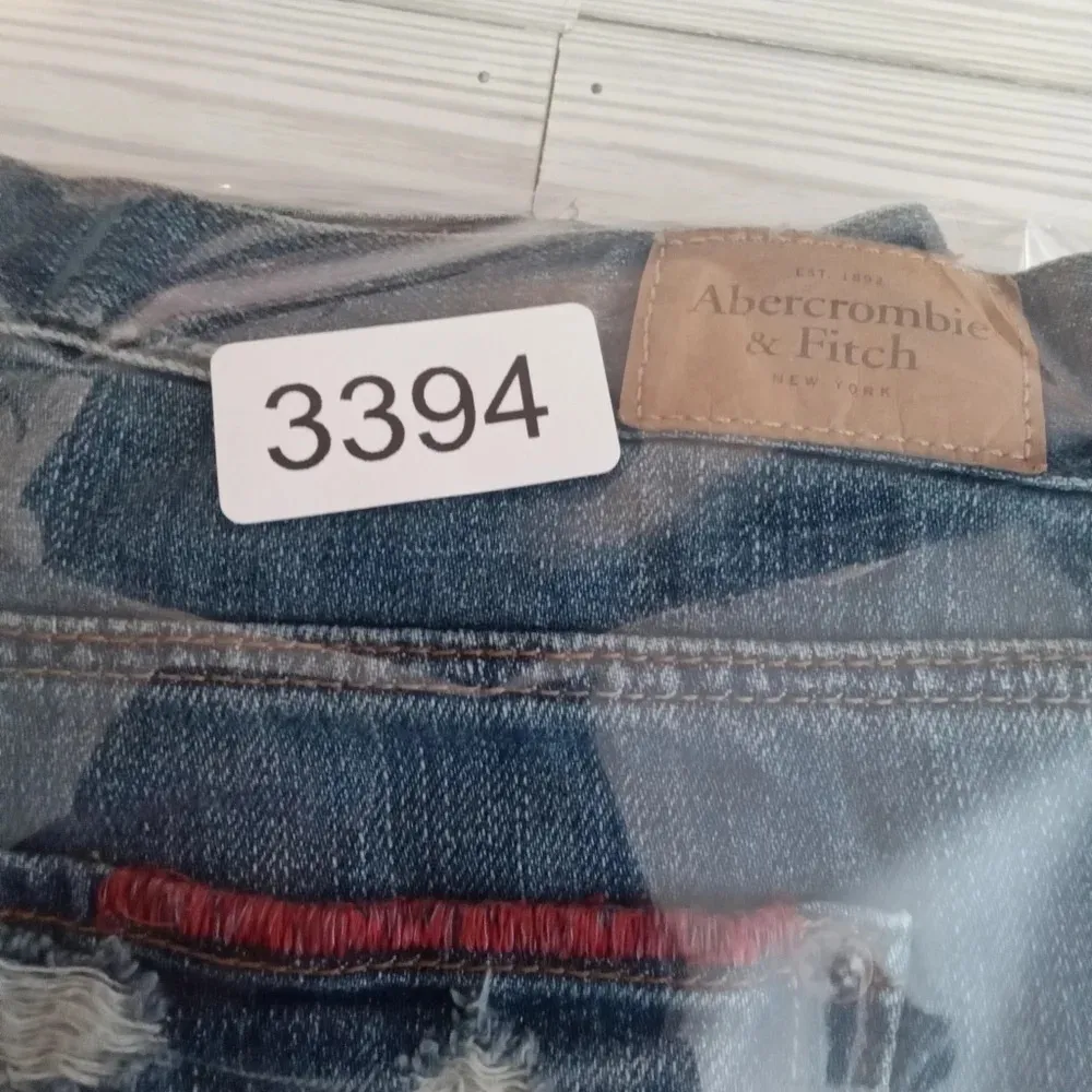 Abercrombie & Fitch women's distressed patch jeans size 27 - Image 6