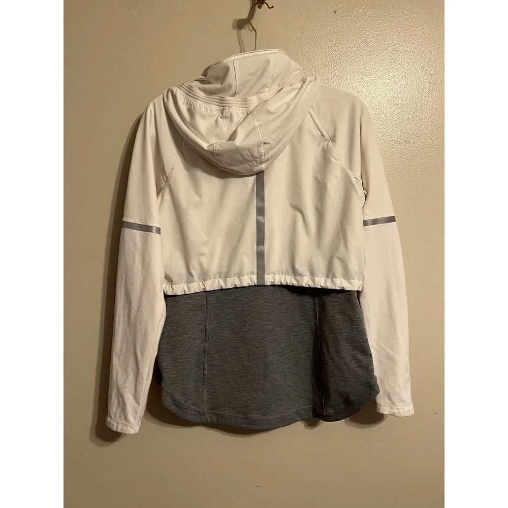 Athleta Quick Step Runners Reflective White and Grey Jacket Sz. M - Image 7