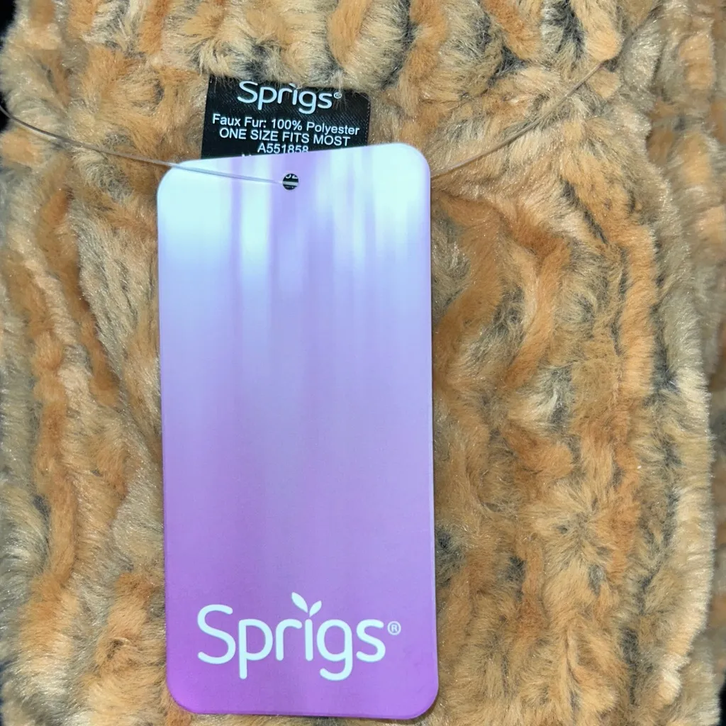 Luxurious Tan Faux Fur Eternity Scarf - Image 3