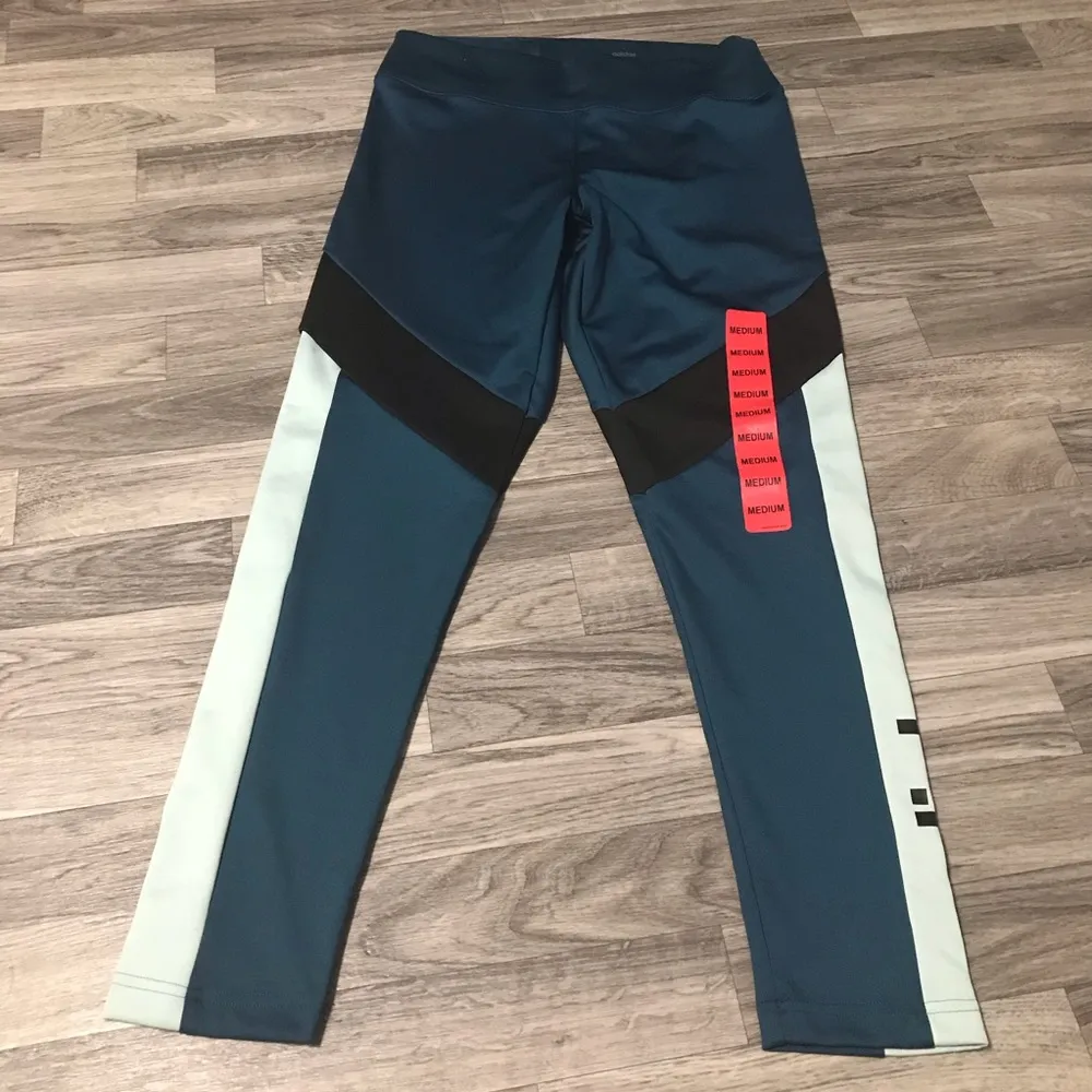 Adidas Tecmin/Black Leggings; size Medium - Image 4