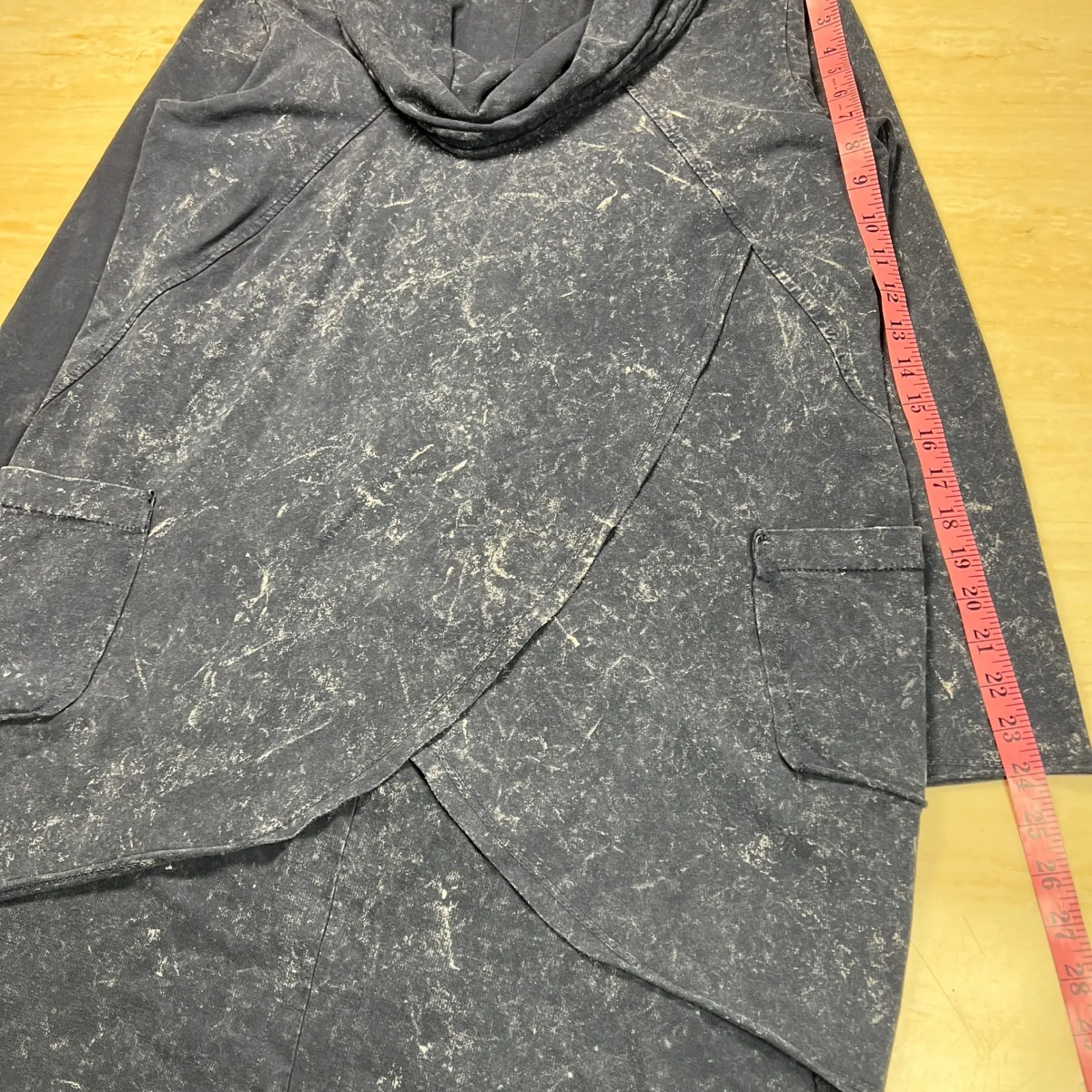 Tina Stephens Made in Italy Cowl Neck Acid Wash Tunic Top Pockets Size L Blue Size L - Image 8