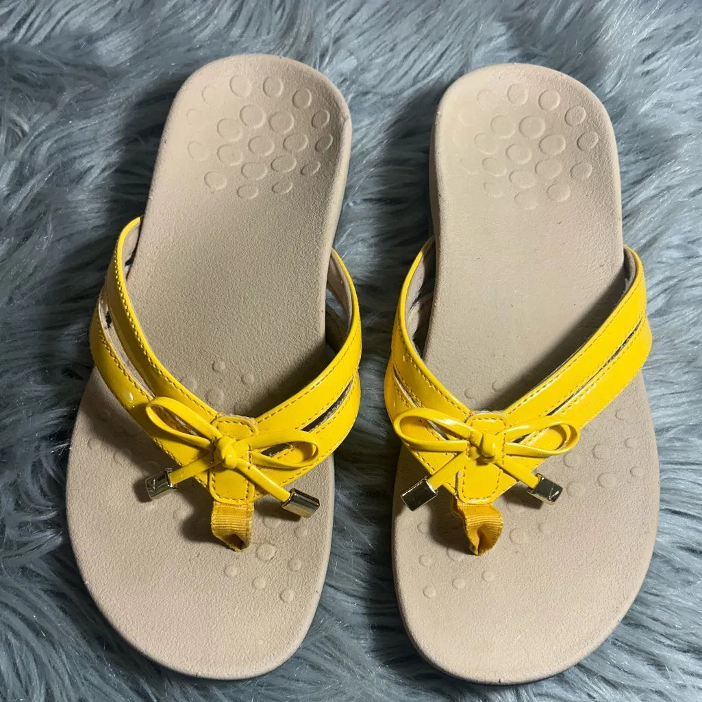 Vionic Women's Rest Bella X Flip Flop Yellow Sandals Sz 5 - Image 5