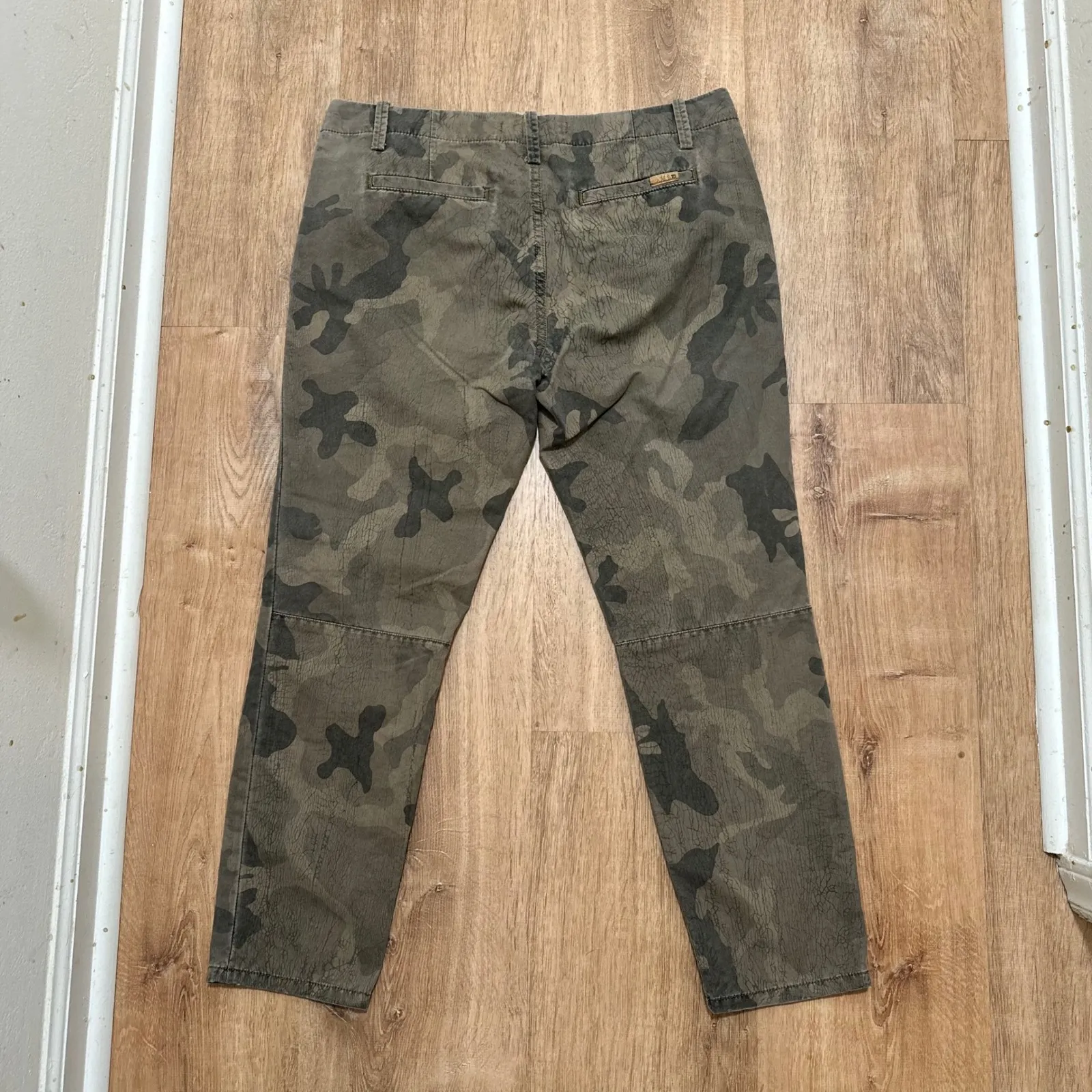 JOE'S JEANS | Woman's Dayna Green Camouflage Relaxed Straight Leg Pants, Size 28 - Image 2