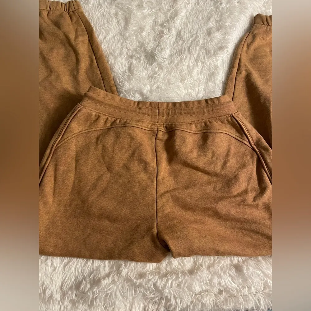 women’s alphalete essential joggers - Image 3