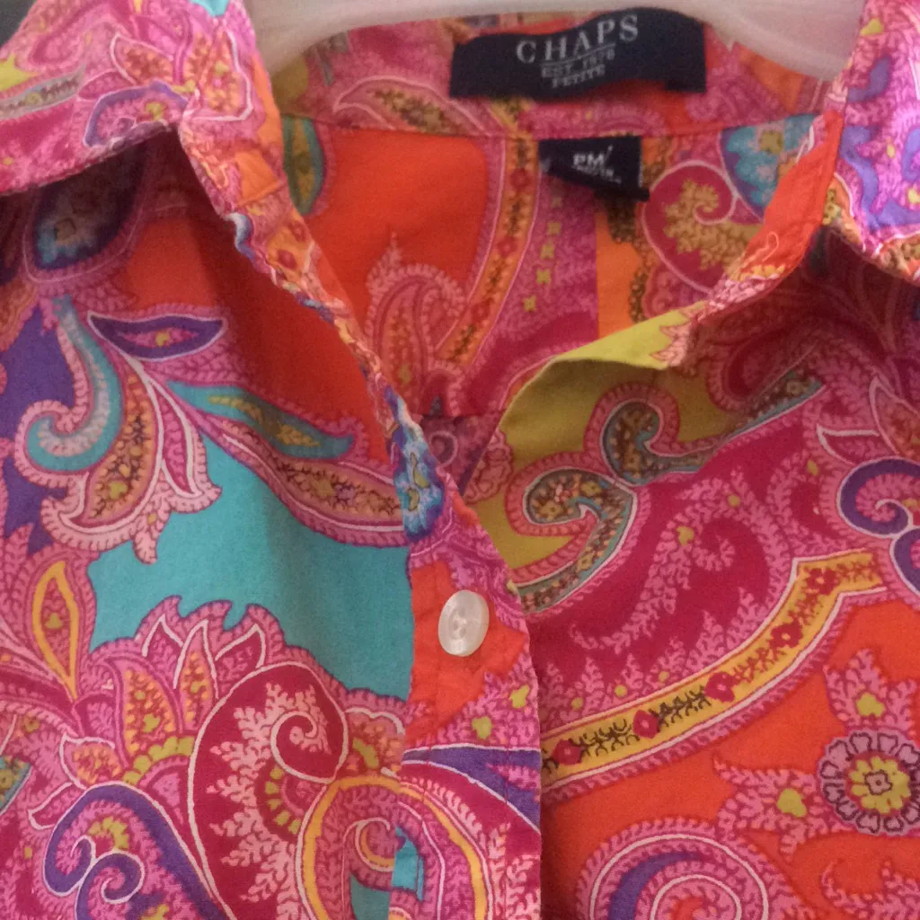 CHAPS FINAL MARKDOWN Ladies'  Button Front Blouse (Petite medium) - Image 3