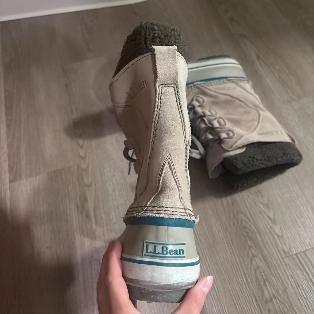L.L. Bean Women's Tan and Blue Winter Boots Gray Size 9 - Image 2