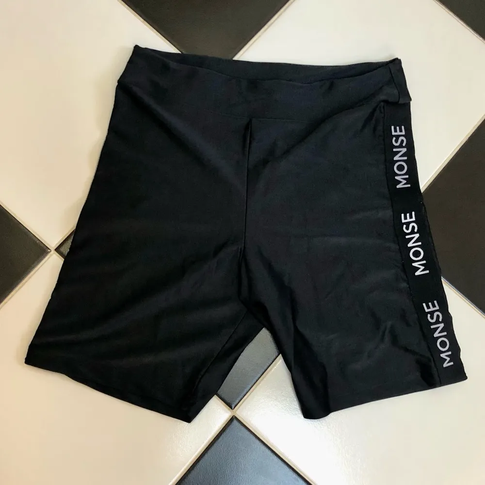 MONSE Stretchy Biker Shorts Black & White Logo Side Stripes Athleisure Scuba szL Size L - Image 7