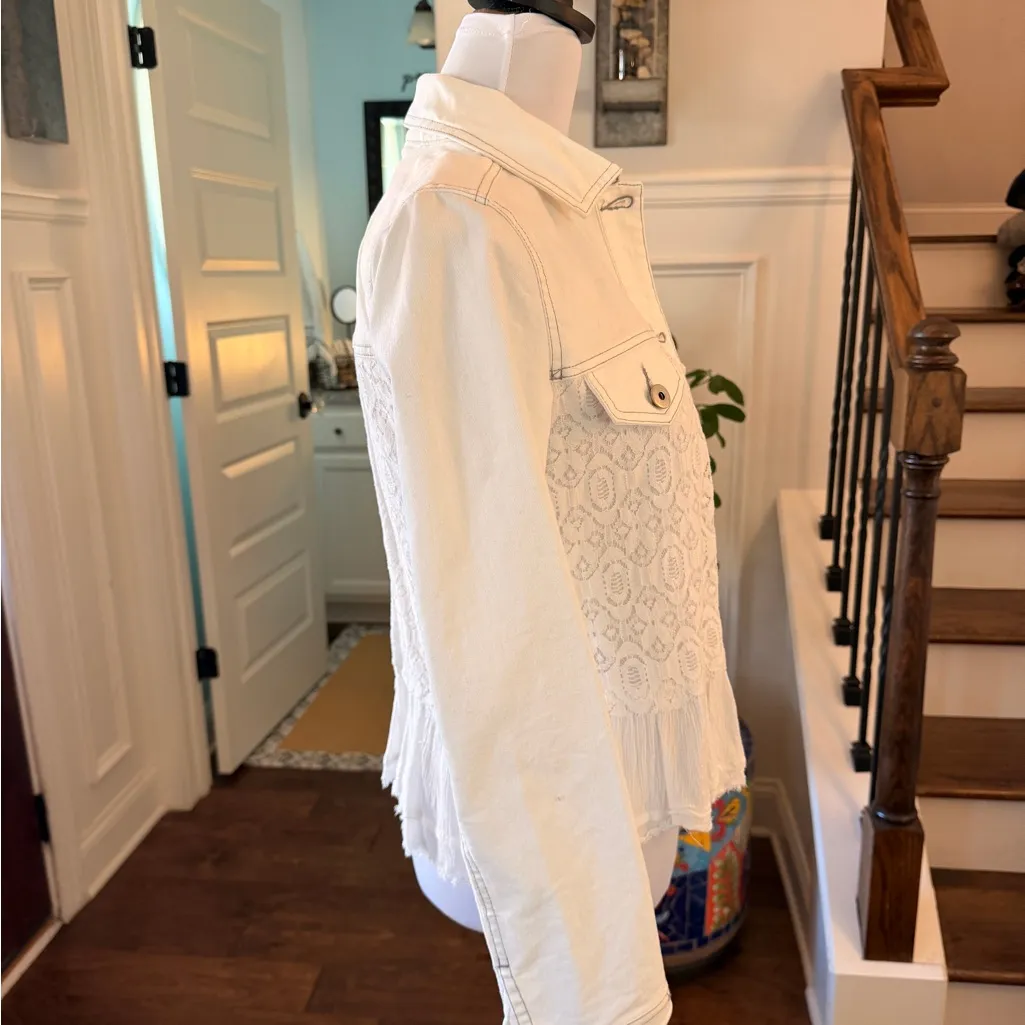 Kate & Mallory Free People NWOT Women's White Jean Jacket W/ Lace and Ruffles - Image 5