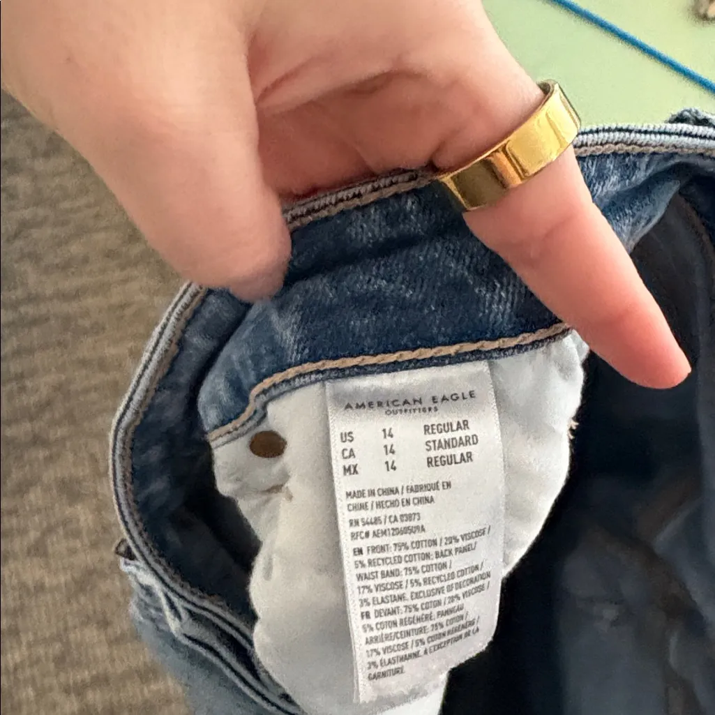 Women’s American Eagle Jeans - Image 5