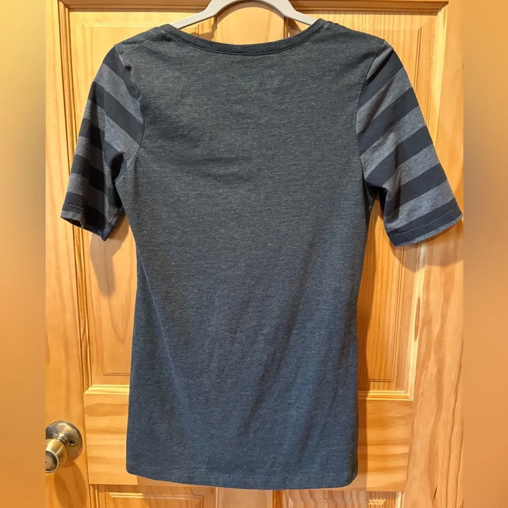 Tennessee University Love Vols Graphic Tee slim fit women’s size M grey Gray Size M - Image 3