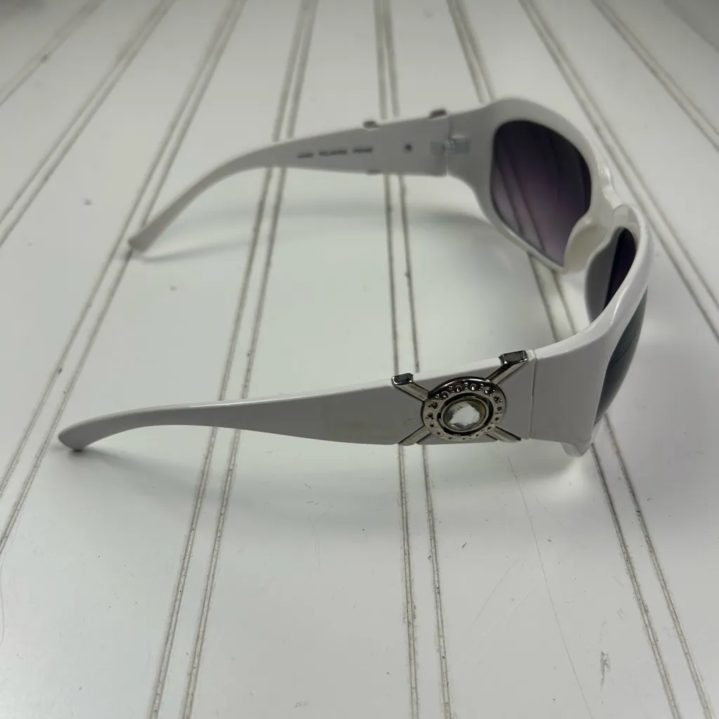 Women’s White Oversized Sunglasses – Thick Square Frame Retro Fashion Shades - Image 8