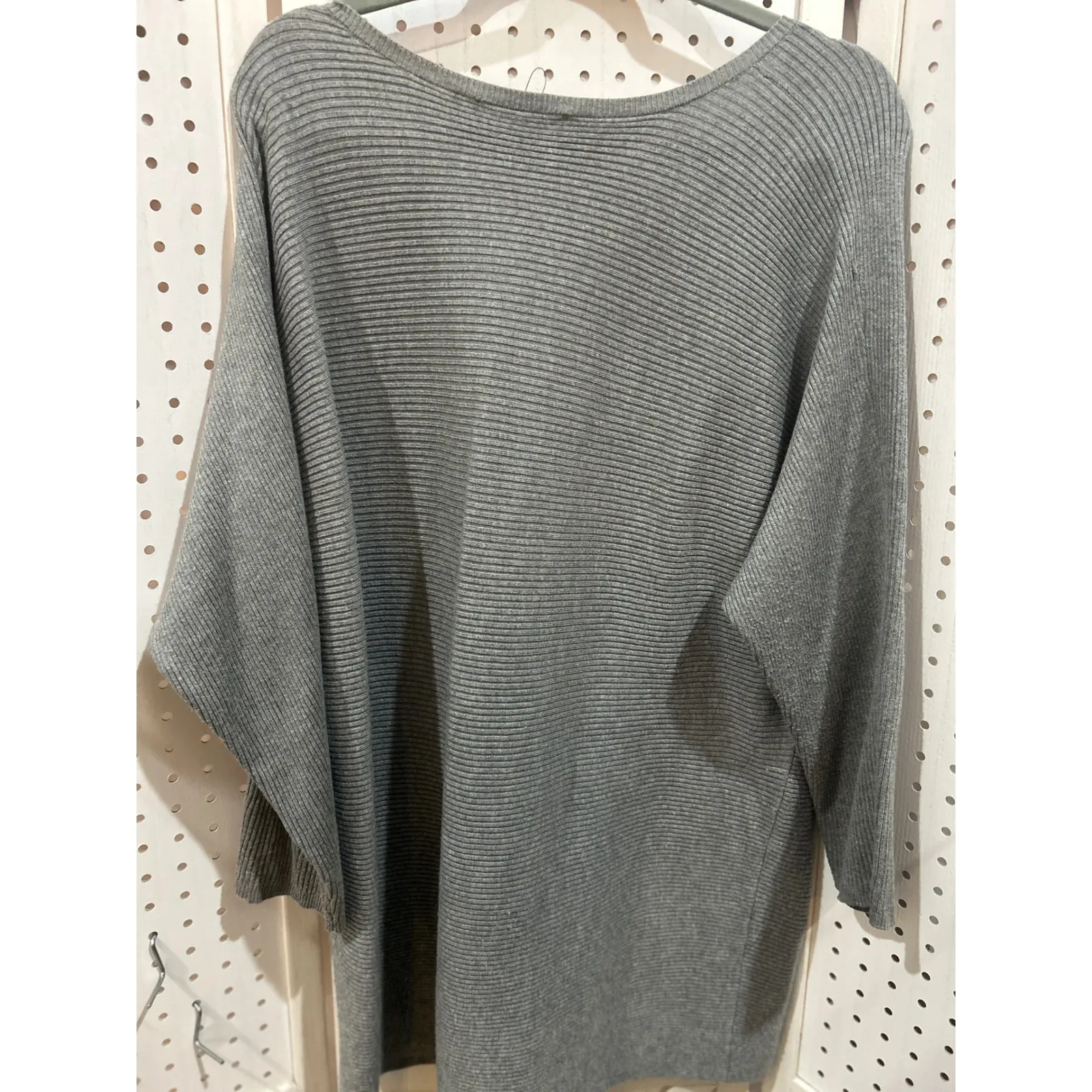 21 WOMAN Grey Ribbed Dolman Sleeve V Neck Sweater Tunic 1X Gray - Image 6