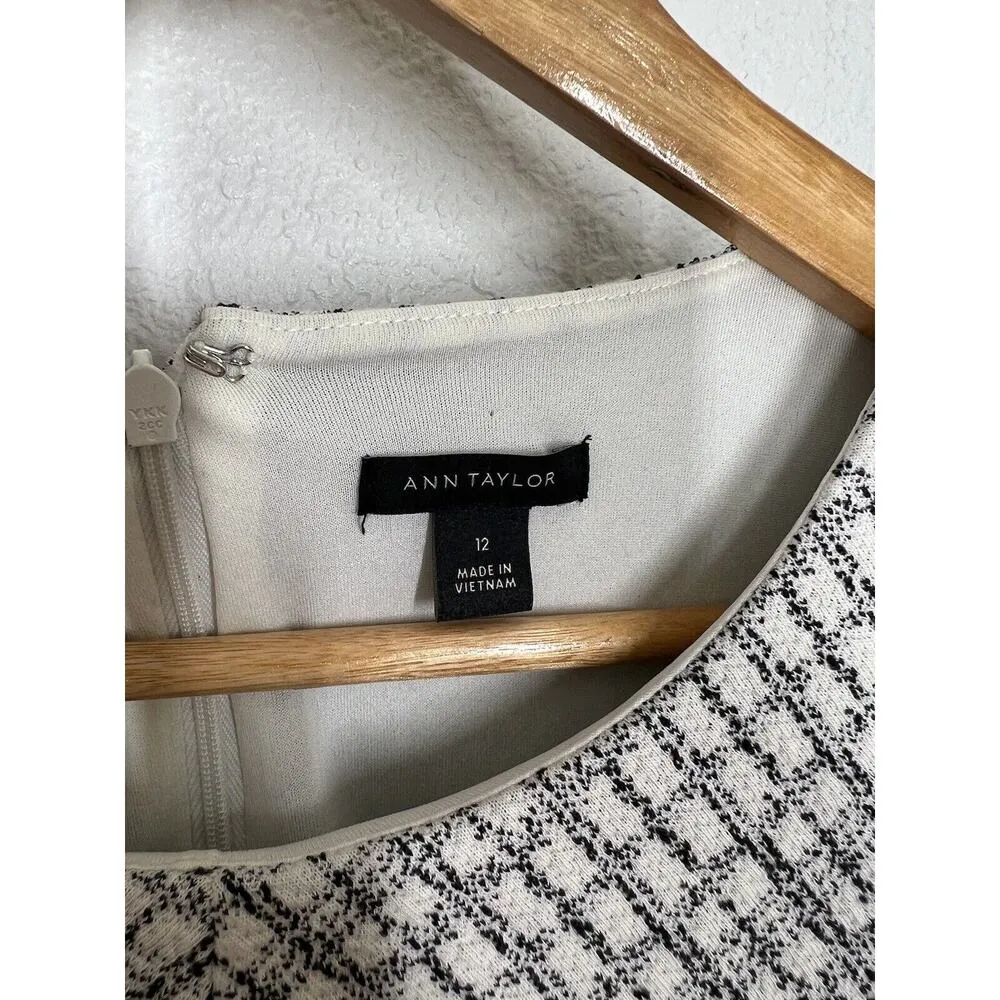 Ann Taylor Tie Waist Textured Knit Dress Size 12 Classic Dark Academia - Image 2