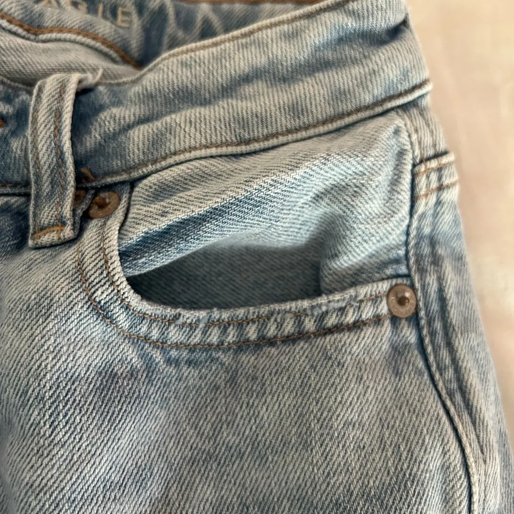 American Eagle Strigid Mom Jean Women's - Image 6