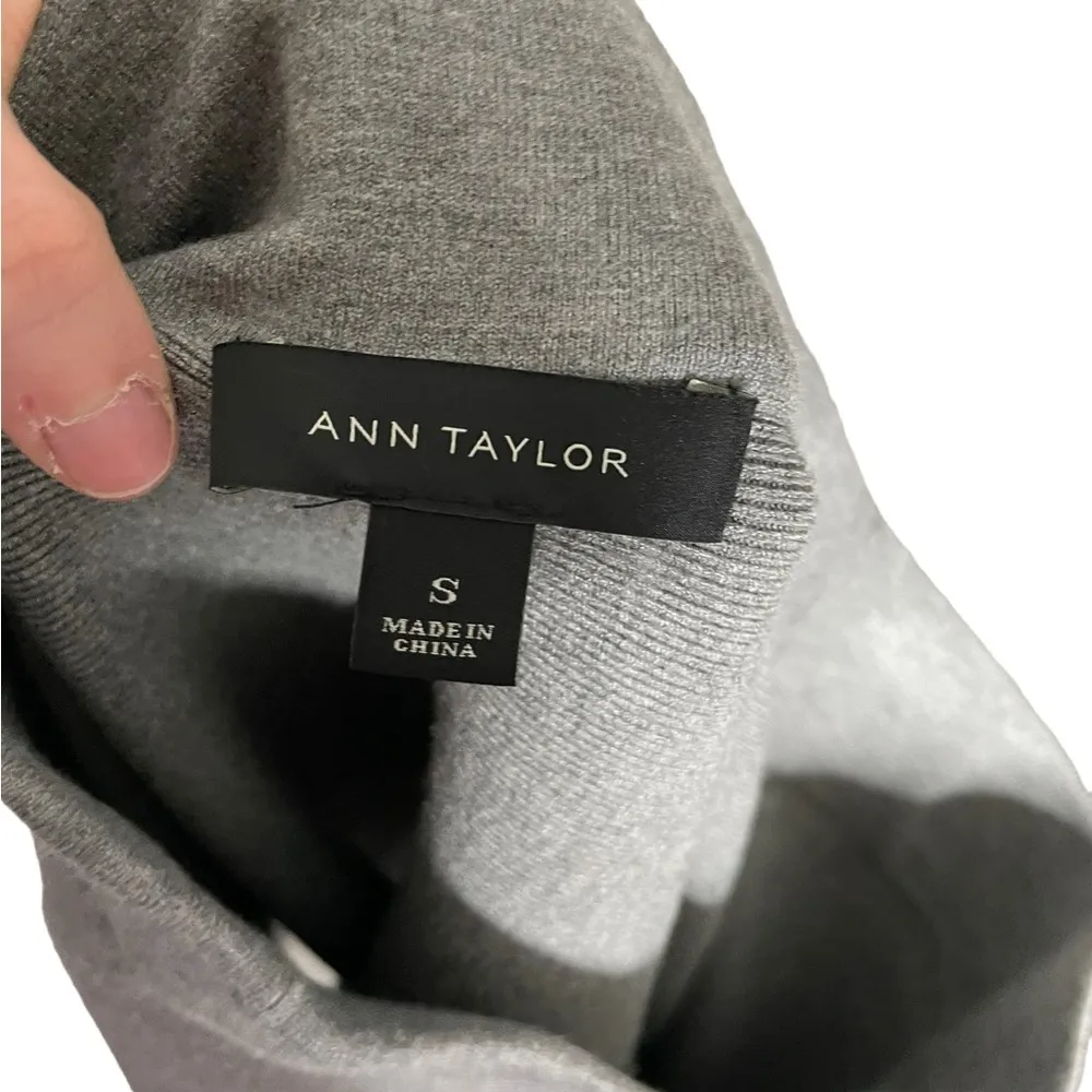 Ann Taylor Gray Circle Sweater Skirt Small - Image 2