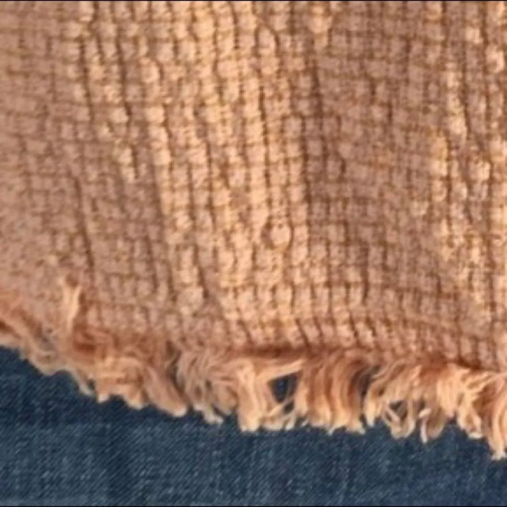 5 for $25 J.O.A raw hem crop top - Image 7