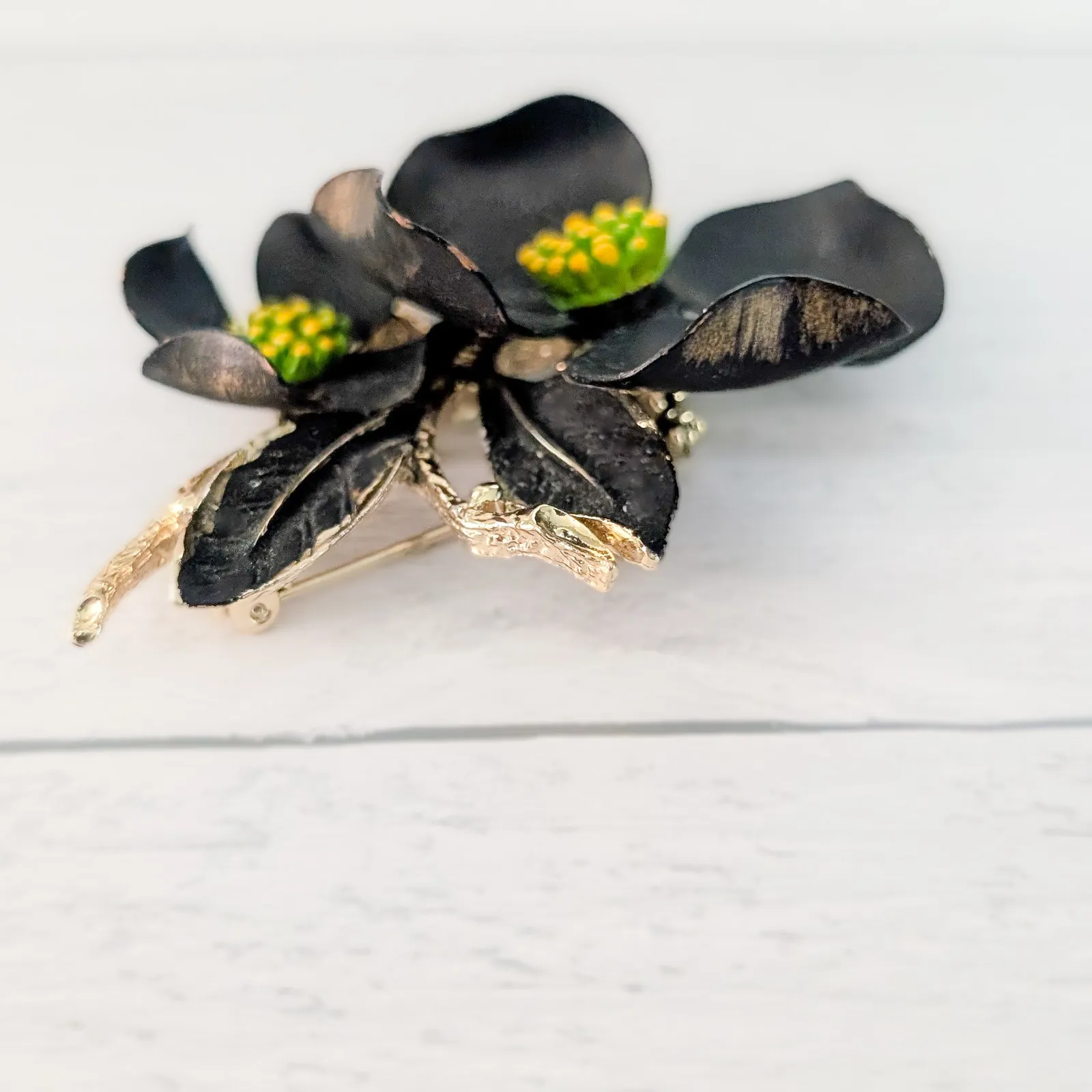 Vintage Judy Lee Brooch Very Large Black & Gold Tone Flower 3" Statement - Image 2