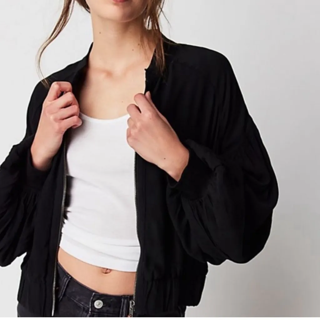 FREE PEOPLE ON POINTE BOMBER JACKET
TOP SIZE XS MSRP $168.00 NWT - Image 2