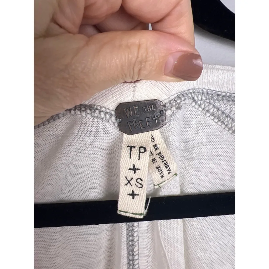 We The Free by Free People Linen Blend Raw Hem V-Neck Tee XS Off White Distresse - Image 2