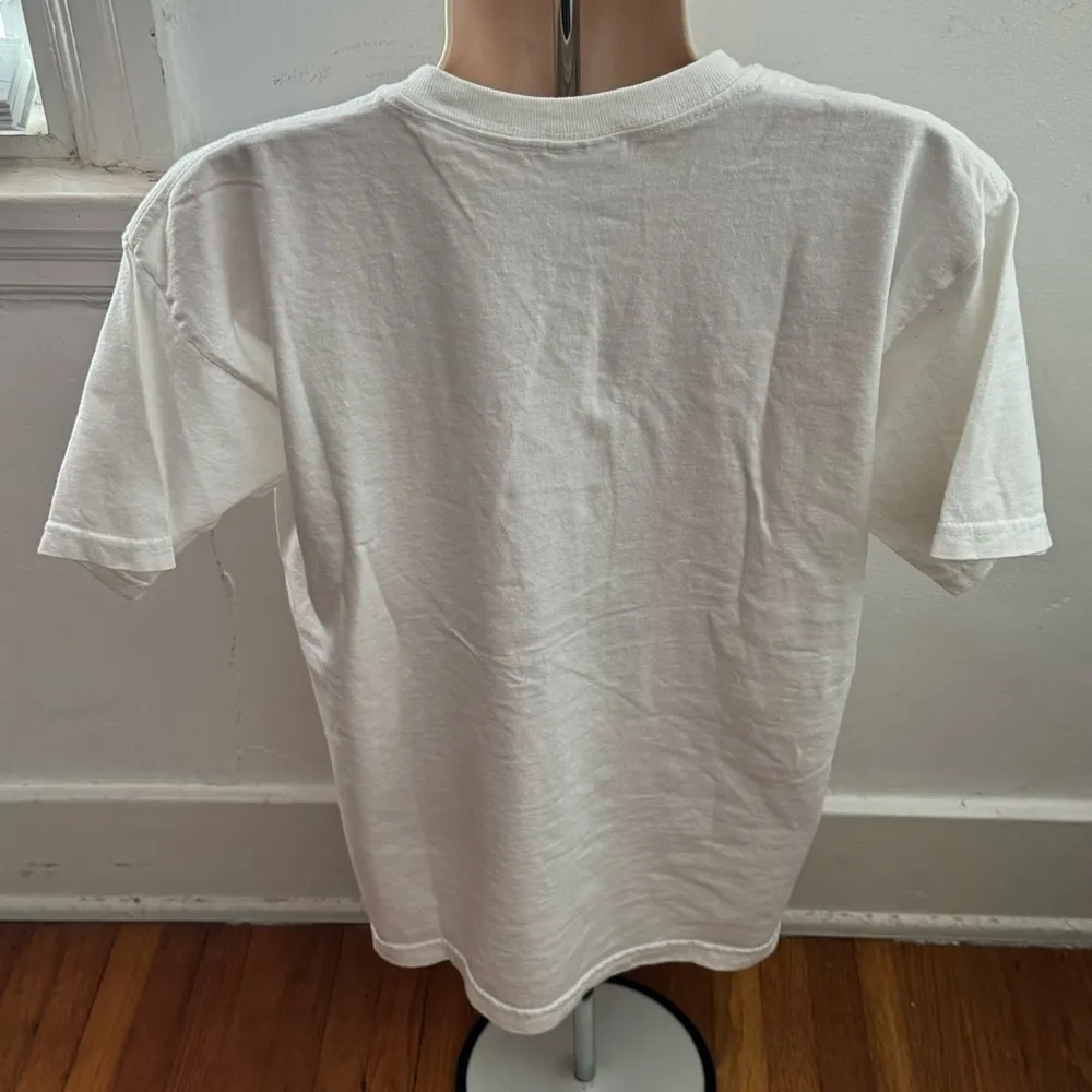 Gildan “The Teenie Tones” white 100% pure cotton graphic T-shirt, size L lounge - Image 3