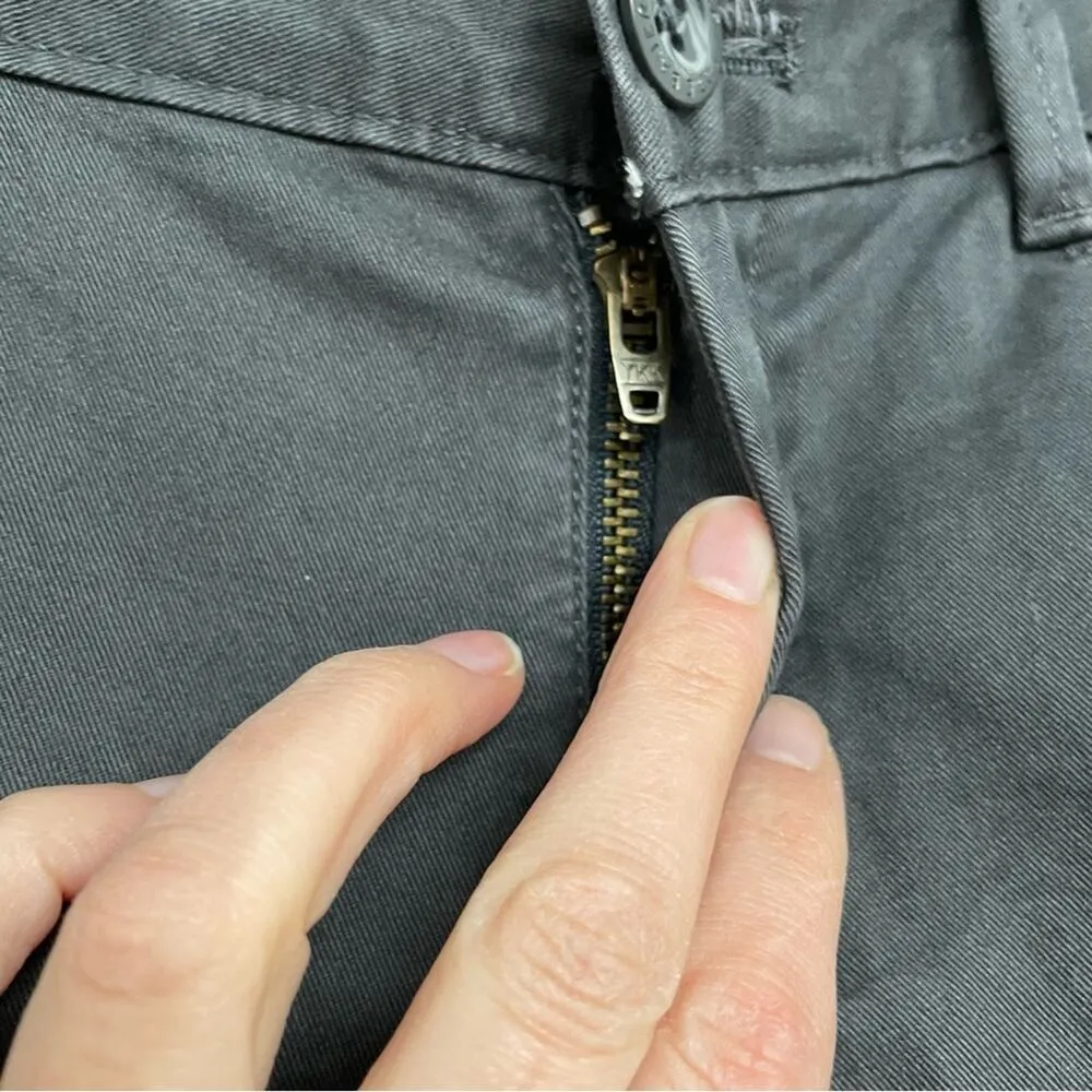 Eddie Bauer Grey Flat Front Chino Shorts Curvy Womens 6 Hiking Gorpcore Casual - Image 7