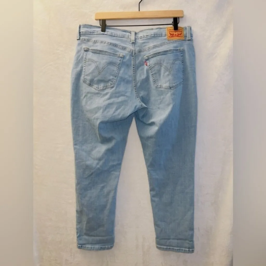 Levi’s Women’s Boyfriend Jeans Light Wash Relaxed Fit Mid Rise Ankle Crop Denim - Image 8
