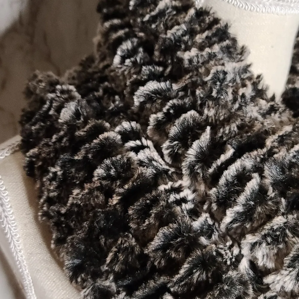 Kit accessory faux fur infinity scarf - Image 2