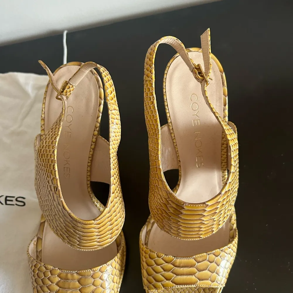 EUC Coye Nokes Snakeskin Heels size 40 - Image 8
