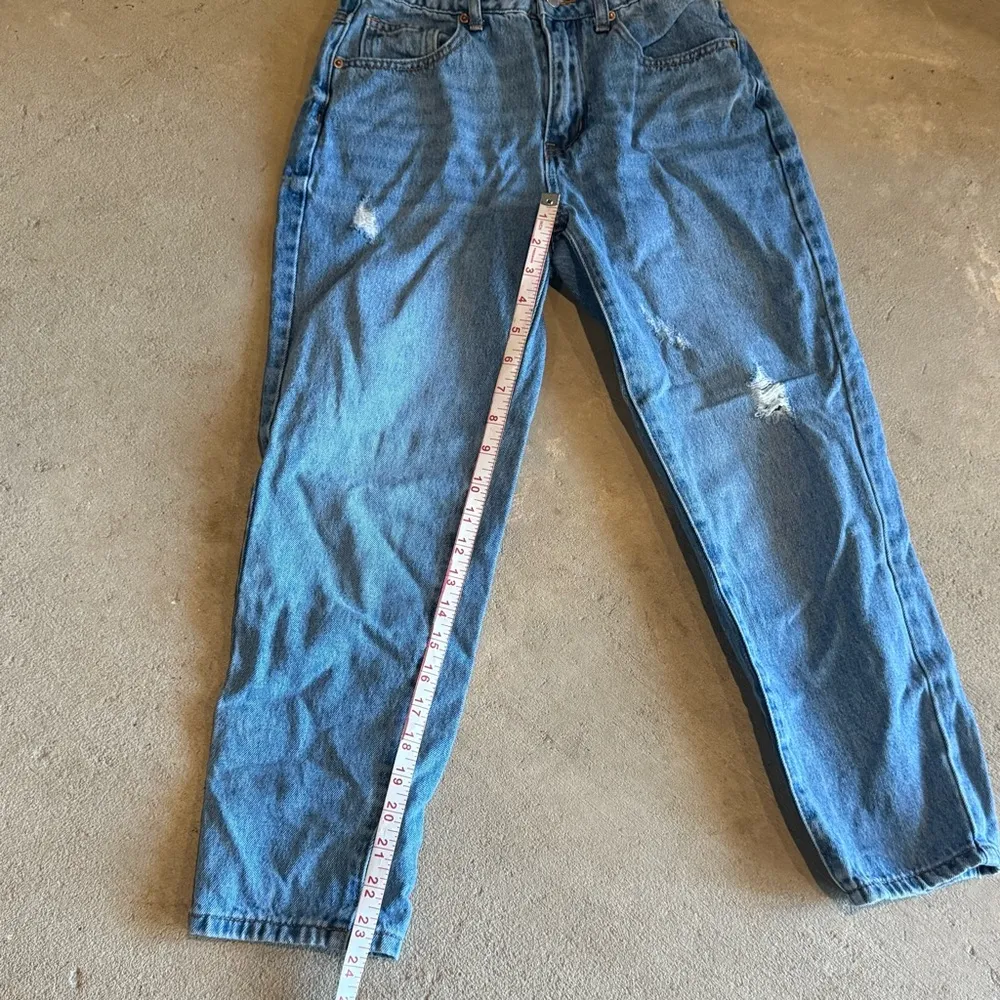 SHEIN Blue Ankle Cropped Jeans with Distressed Details - Image 3