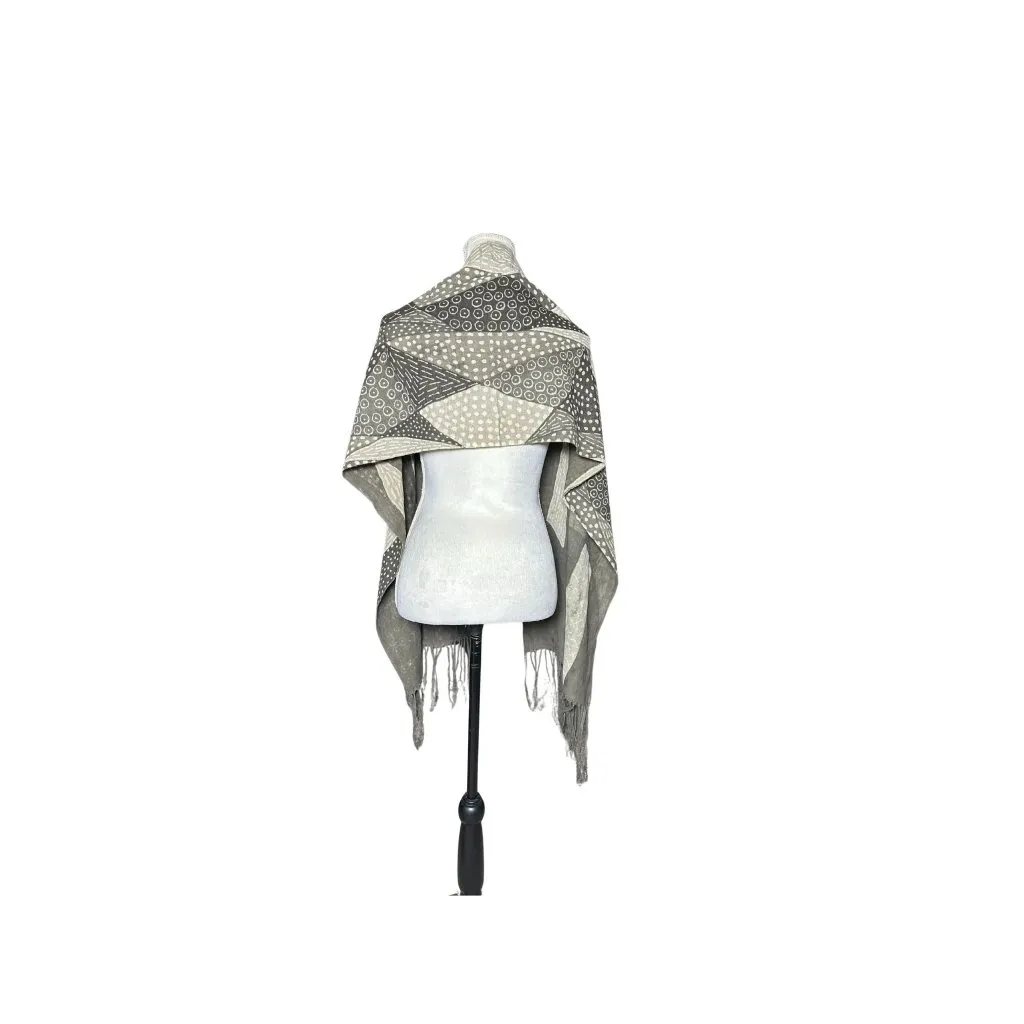 Handmade Mudcloth Ruana Gray and Black Geometric Handwoven Shawl Malian Bogolan - Image 4